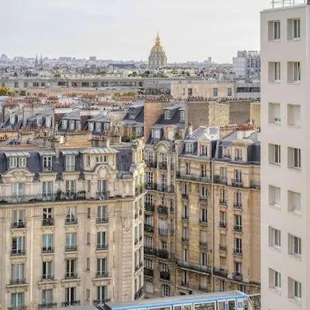 Large Apartment,view & Terrace Apartment Paris